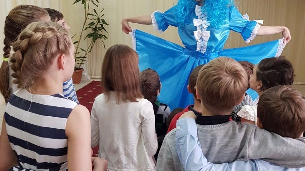 В реабилитационном центре «Авис» прошла театральная программа «Семейный день»