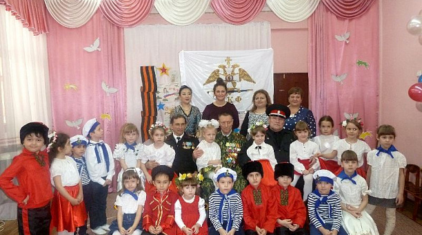 В гостях у ребят из детского сада № 30 Западного округа побывали представители казачества