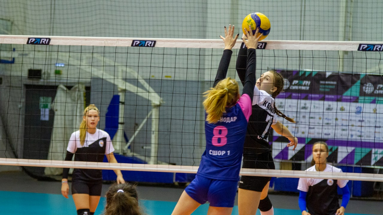 Определились победители Первенства Краснодара по волейболу среди юношей и девушек