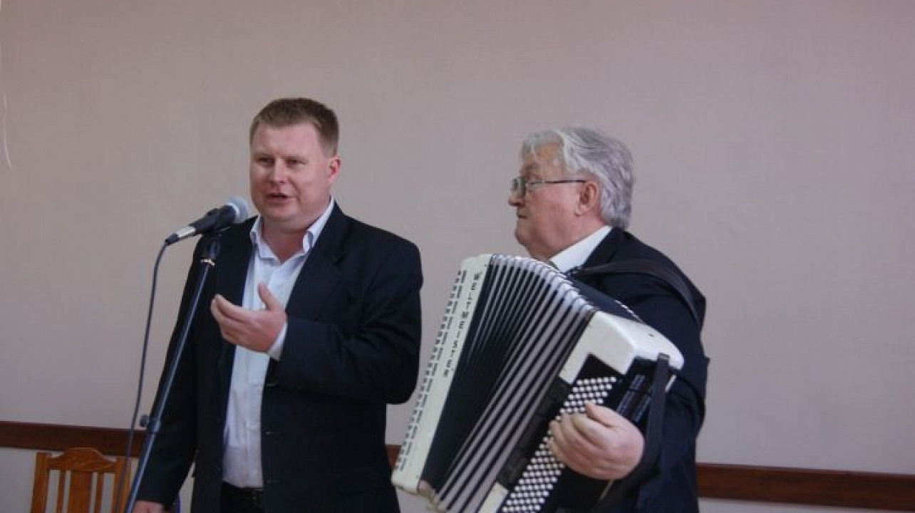 Глава Западного округа поздравил работников культуры