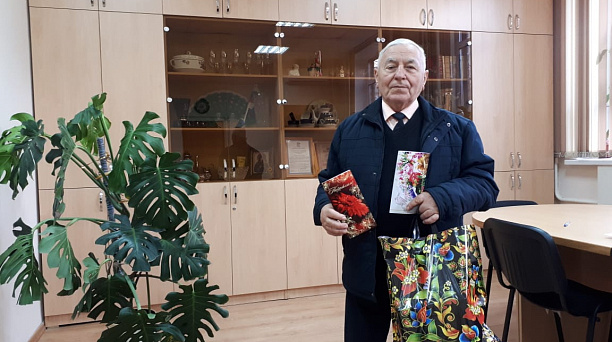 Актив общественности избирательного округа №25 поздравил с юбилеем председателя ТОС №58 Юрия Антипова