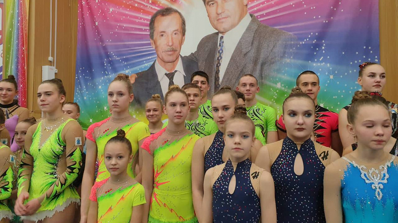 Две звезды: в Краснодаре стартовали Всероссийские соревнования по спортивной акробатике