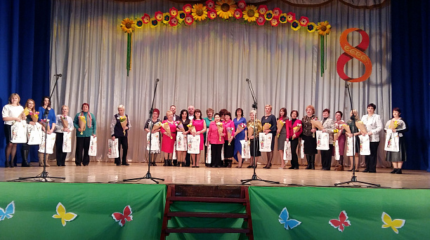 В Доме культуры станицы Елизаветинской поздравили представительниц прекрасного пола с Международным женским днём