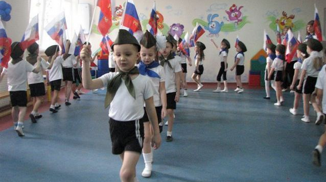 Открылся месячник военно-патриотической работы в детском саду № 200.JPG