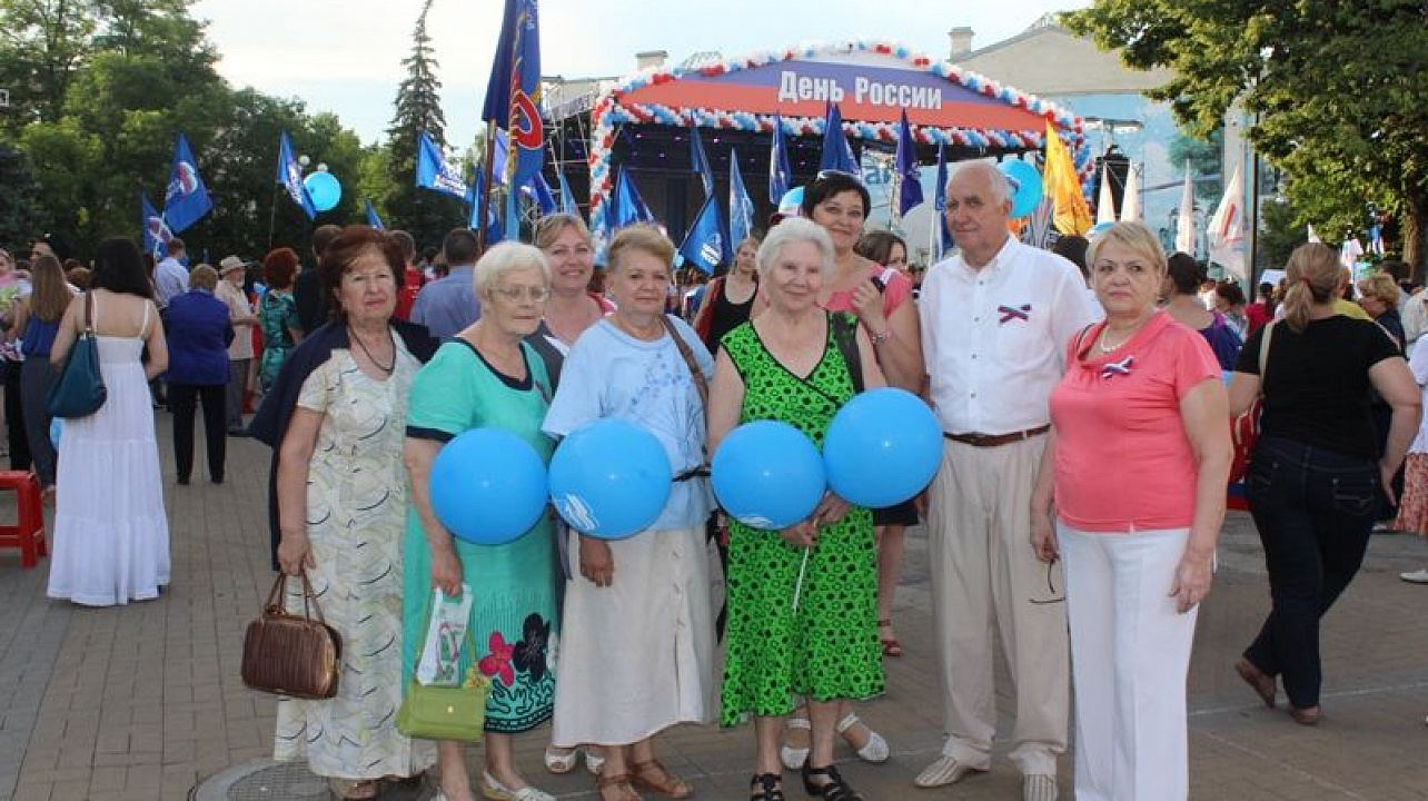 Жители Центрального округа приняли участие в праздновании Дня России