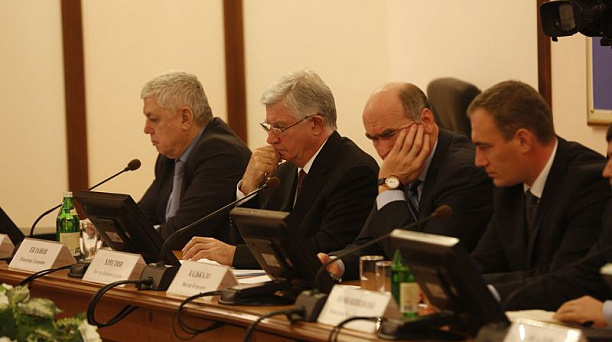 Владимир Евланов: Решение проблем с отоплением каждой квартиры поставлено на жесткий контроль