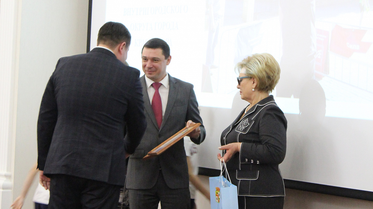 Спортивные итоги года подвели в Краснодаре. Атлетов и тренеров поблагодарил за достижения и поздравил с наступающим 2018 годом мэр Евгений Первышов. Часть 2.