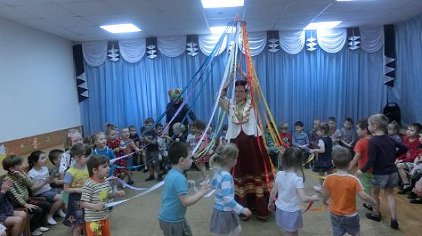 Детский сад № 75  познакомил своих воспитанников с традициями Масленицы