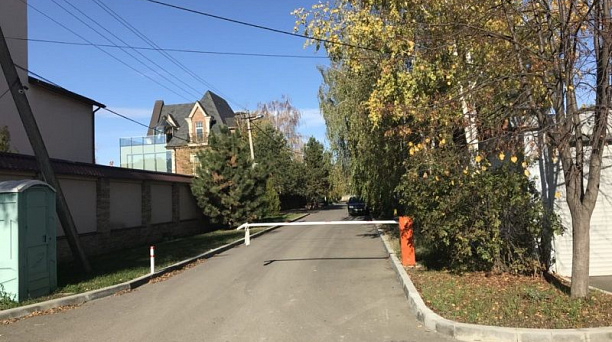 В Краснодаре 3 ноября демонтировали 15 преград на муниципальных дорогах