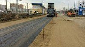 На ул. Новороссийской в Краснодаре возобновлены работы по асфальтировке проезжей части