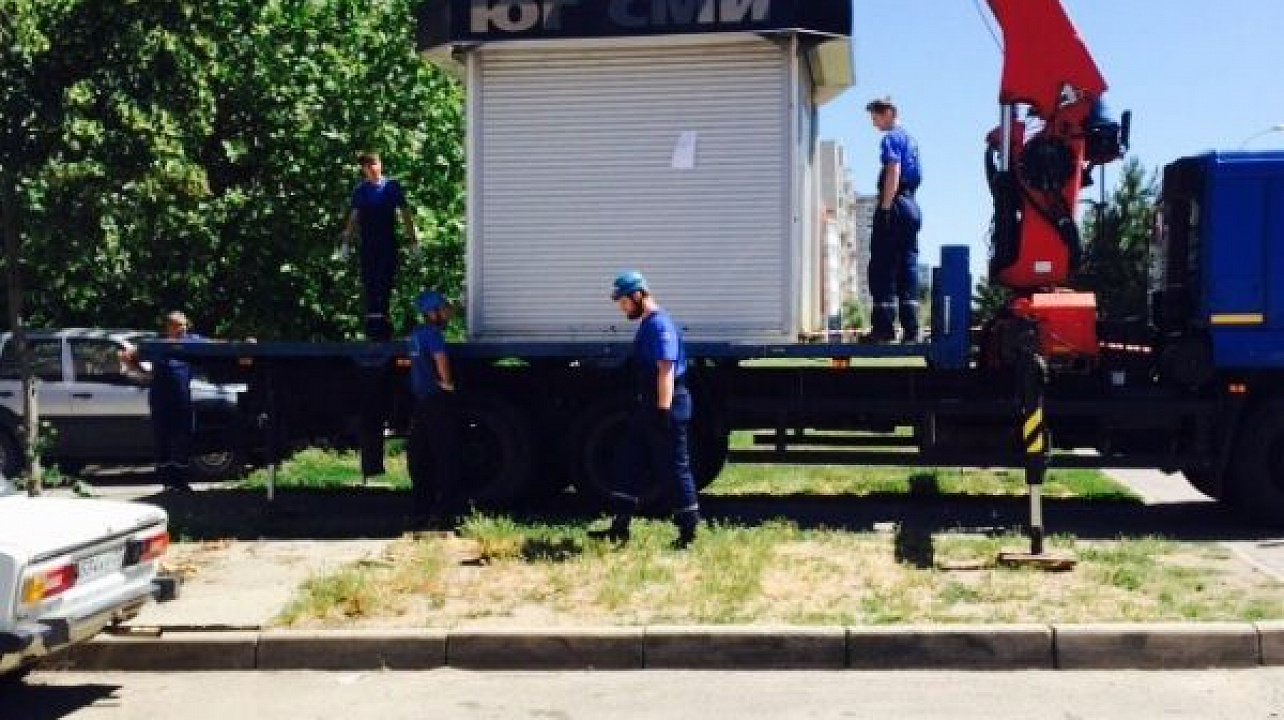 Западный округ ликвидирует неблагоустроенные объекты торговли