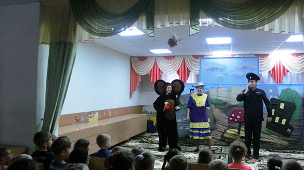В детском саду Западного округа состоялось театрализованное представление «Шапокляк в гостях у чебурашки»