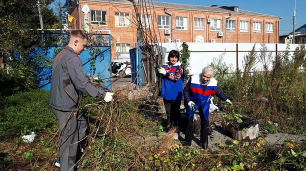В Центральном округе прошел субботник