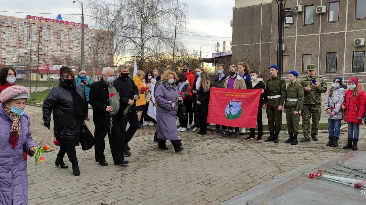 В Прикубанском округе у всех памятников героям Великой Отечественной войны прошли памятные мероприятия и возложение цветов