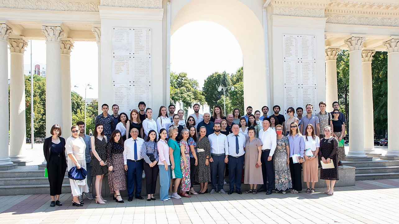 По приглашению Краснодарского центра национальных культур столицу Кубани посетили активисты общественных организаций столицы Абхазии (13).jpg