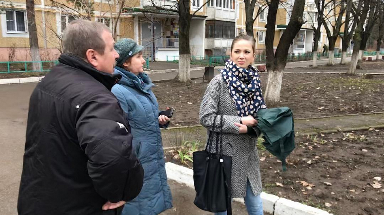 В Комсомольском микрорайоне состоялась встреча жителей избирательного округа №12 по вопросу спилки аварийных деревьев