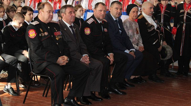 В казачьей школе прошёл круглый стол «Служить России»
