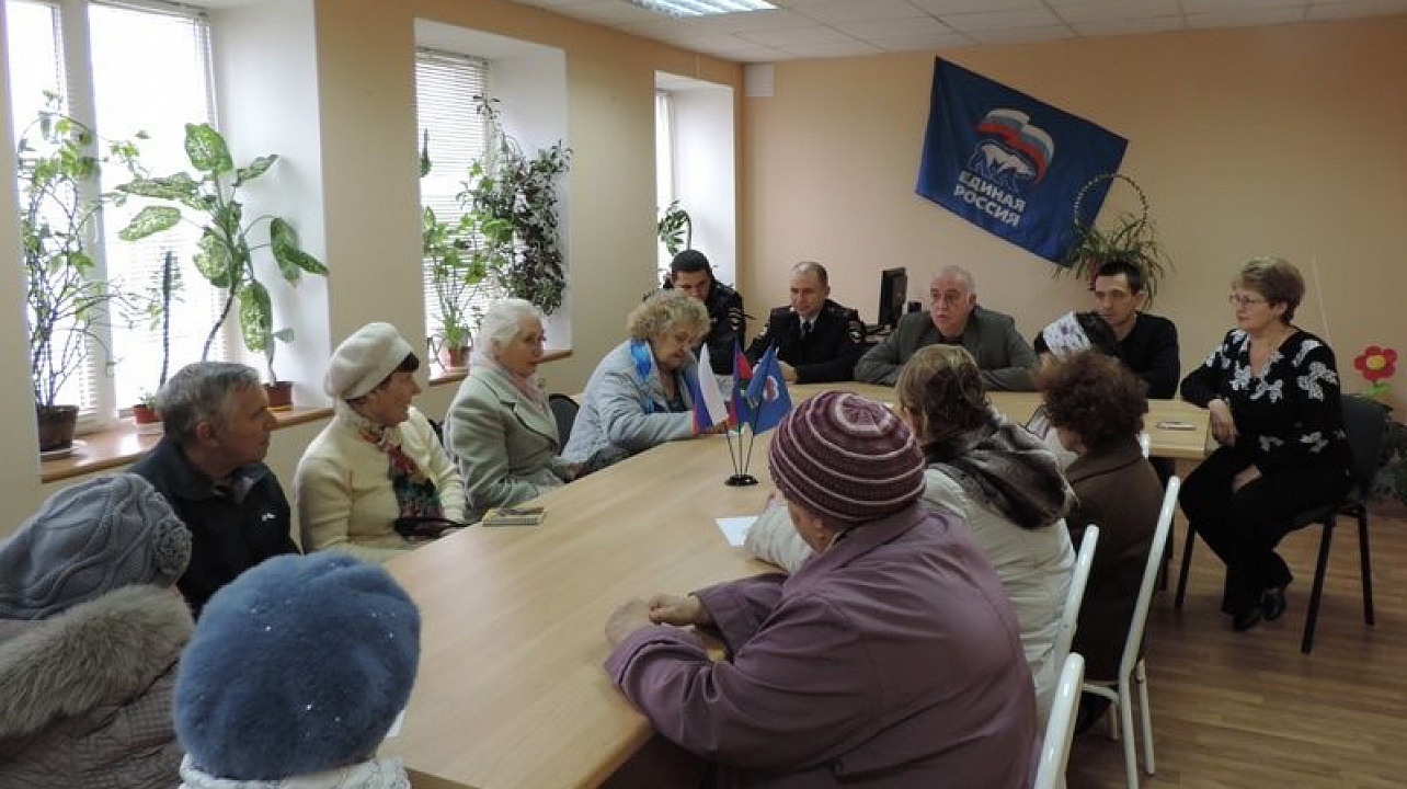 Депутат городской Думы Краснодара Вячеслав Буренок провел прием граждан