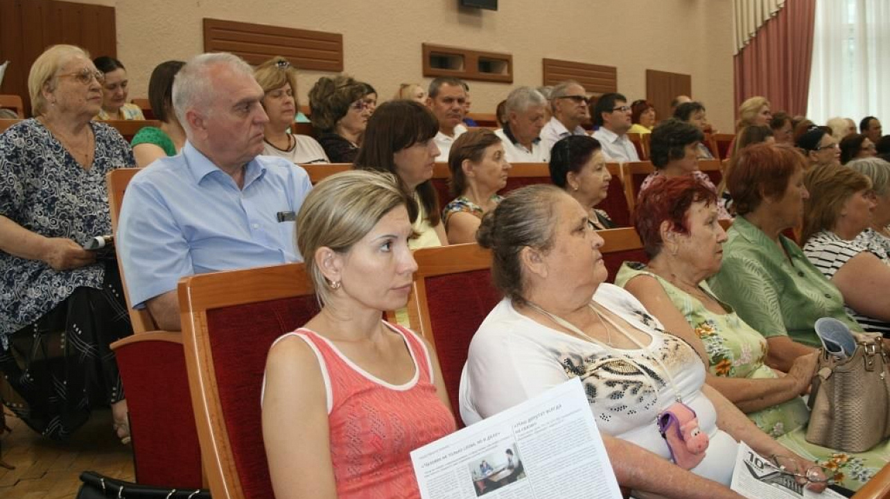 Депутат ЗСК Александр Трубилин отчитался о результатах работы фракции партии «Единая Россия» за 5-летний период