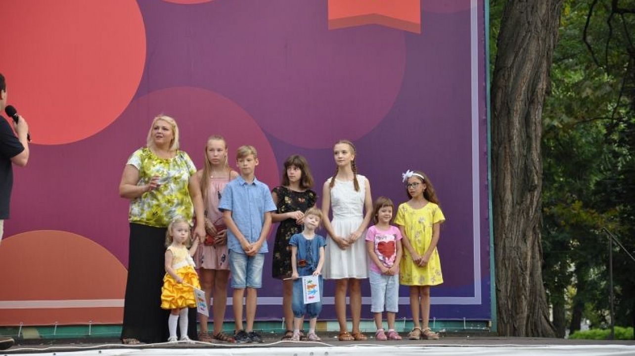 Семейный марш прошел по улицам Краснодара.jpg