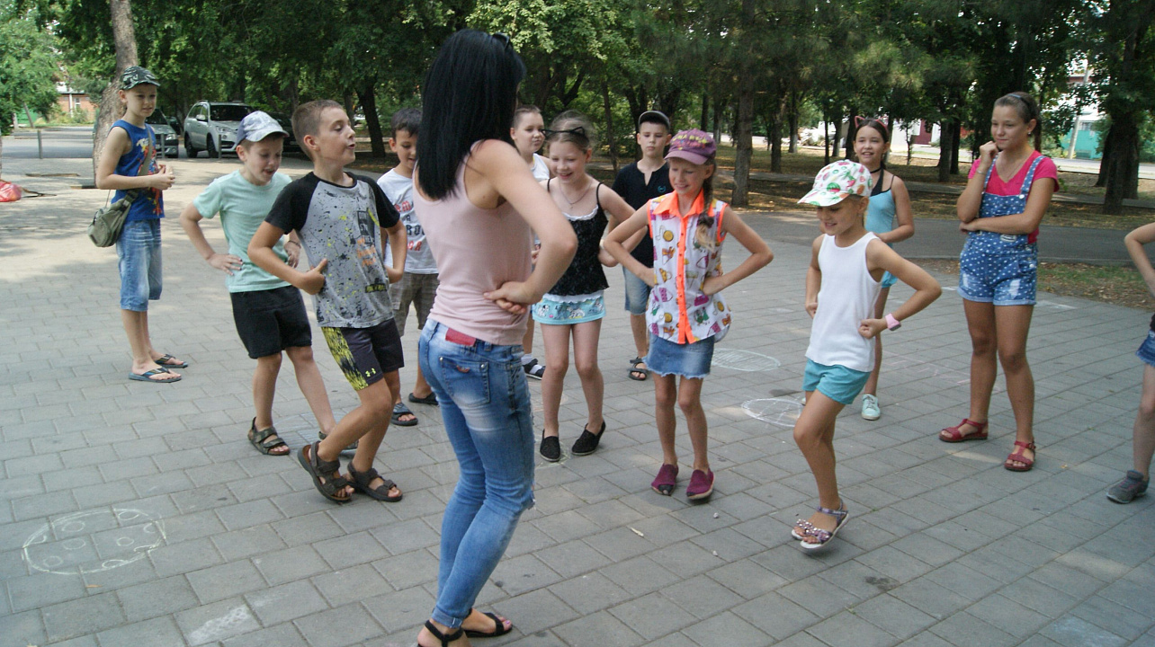 «Казачата не скучают – веселятся и играют»
