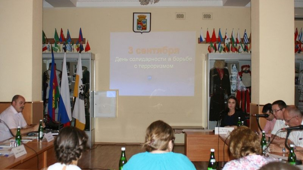 В Общественно-информационном центре провели мероприятие, посвящённое Дню солидарности в борьбе с терроризмом.JPG