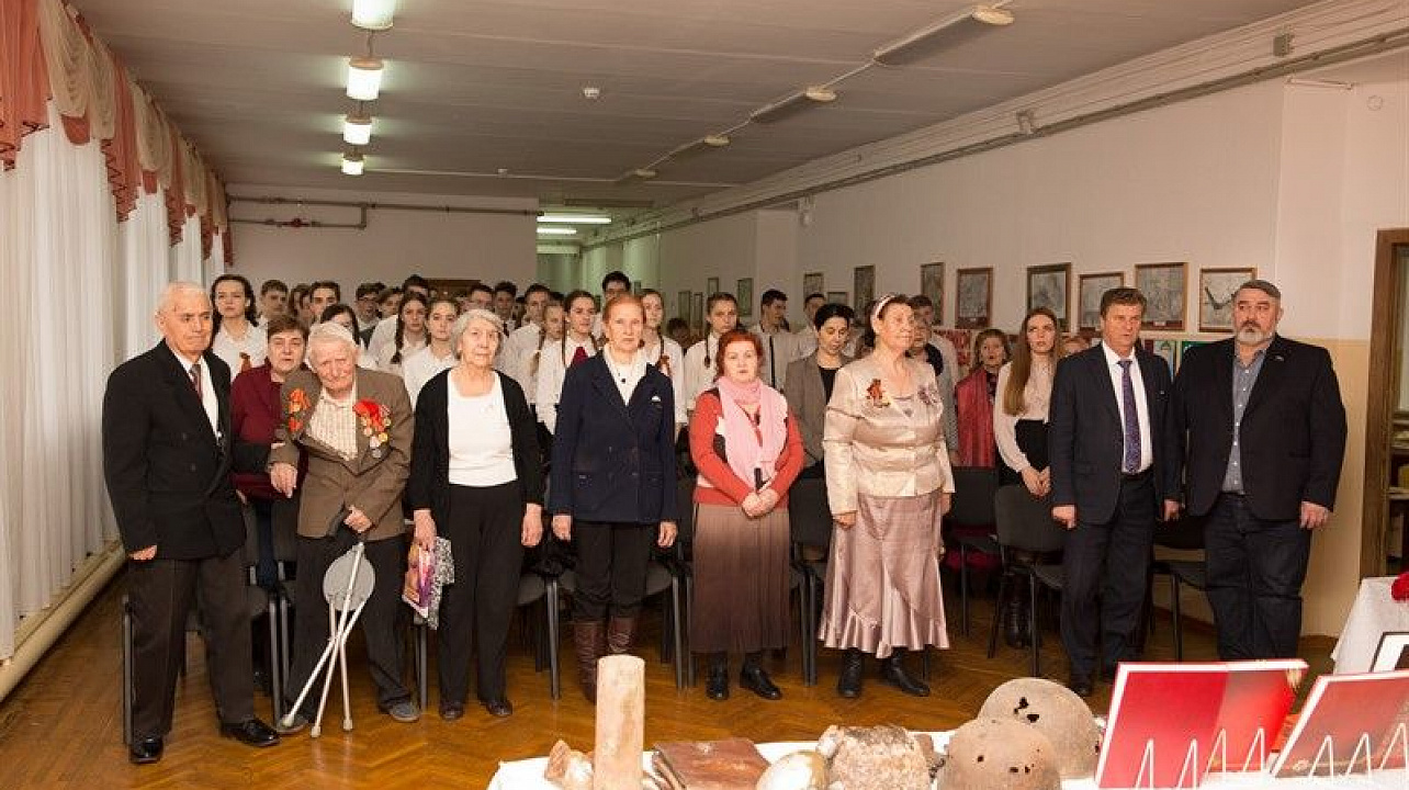 Вручение юбилейных медалей «75 лет Победы в Великой Отечественной войне 1941-1945 годов» в торжественной обстановке состоялось в канун Дня защитника Отечества.jpg