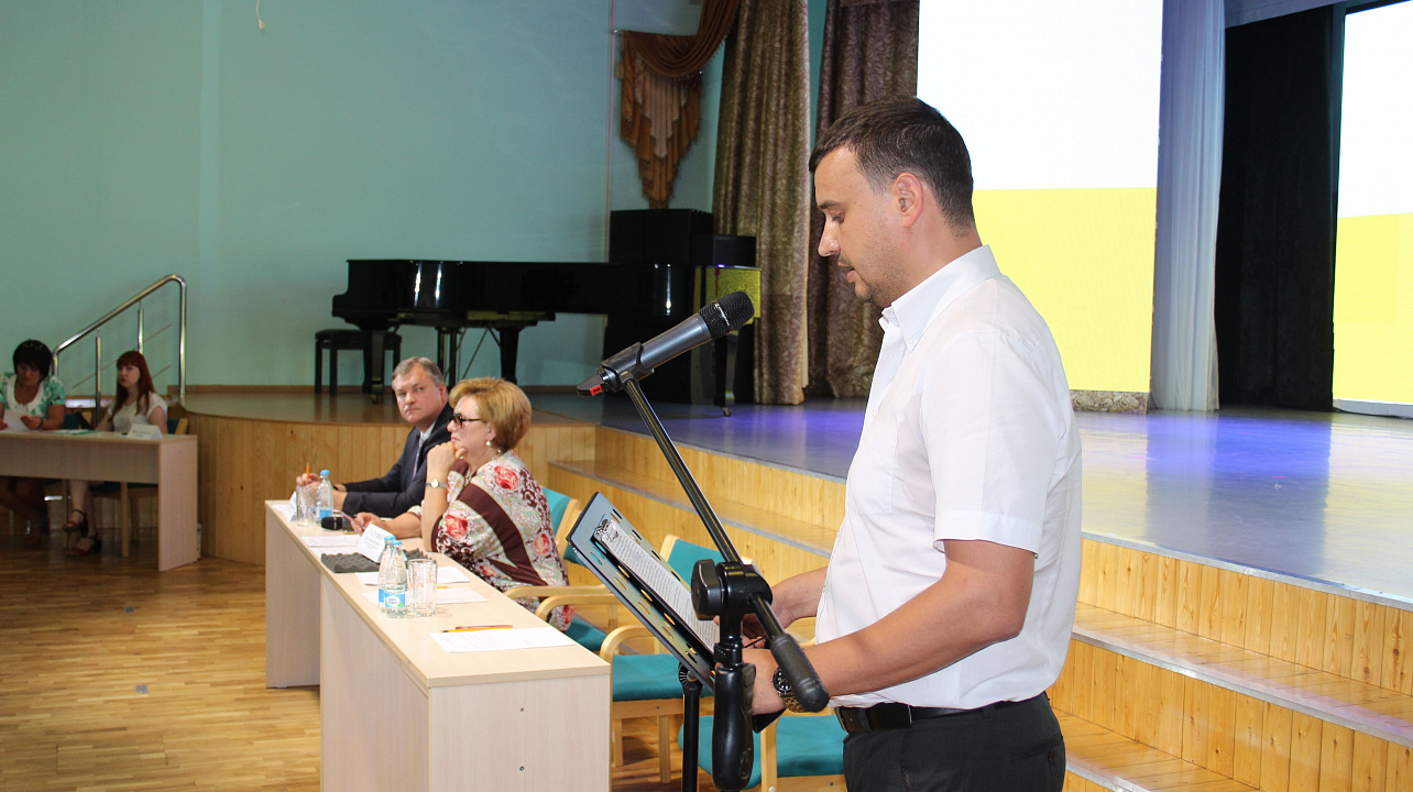 Депутаты отчитались о работе в первом полугодии