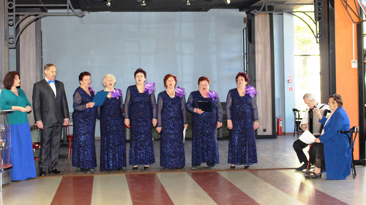 В Центральном округе состоялся бесплатный кинопоказ, приуроченный к 100-летию комсомола