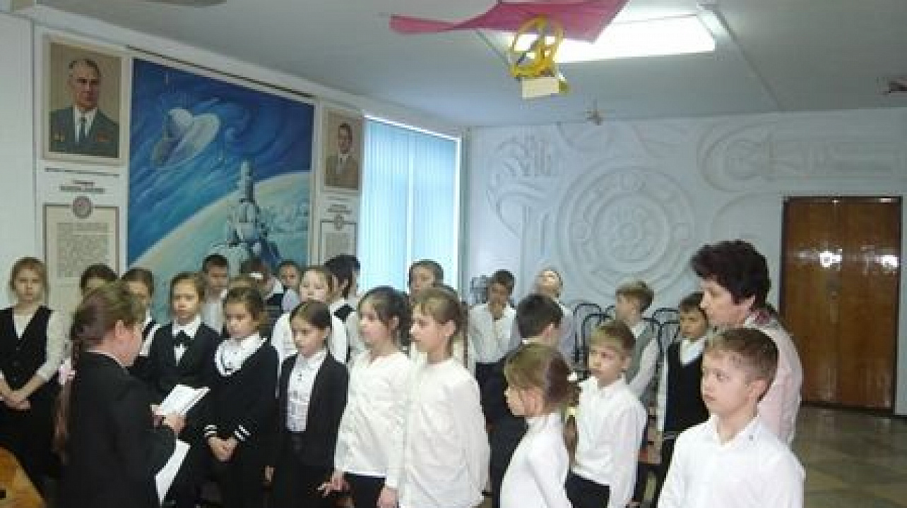 В музее космонавтики на базе школы №72 открыли видеосалон «Блокада Ленинграда»