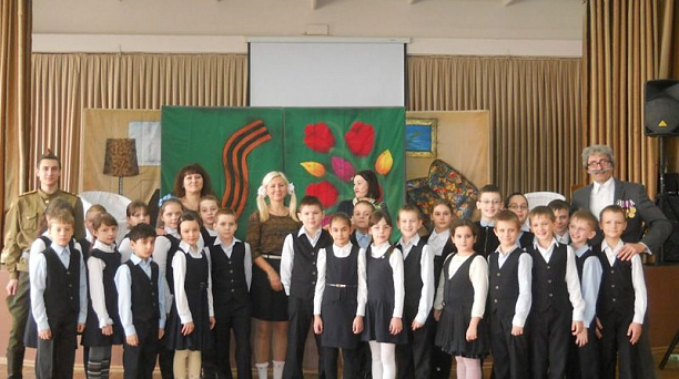 В школе № 89 прошел патриотический спектакль