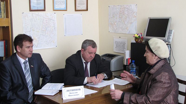 Глава администрации Центрального округа провел выездной прием руководителей органов ТОС