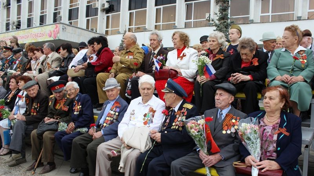 Ветераны Центрального округа приняли участие в военном параде