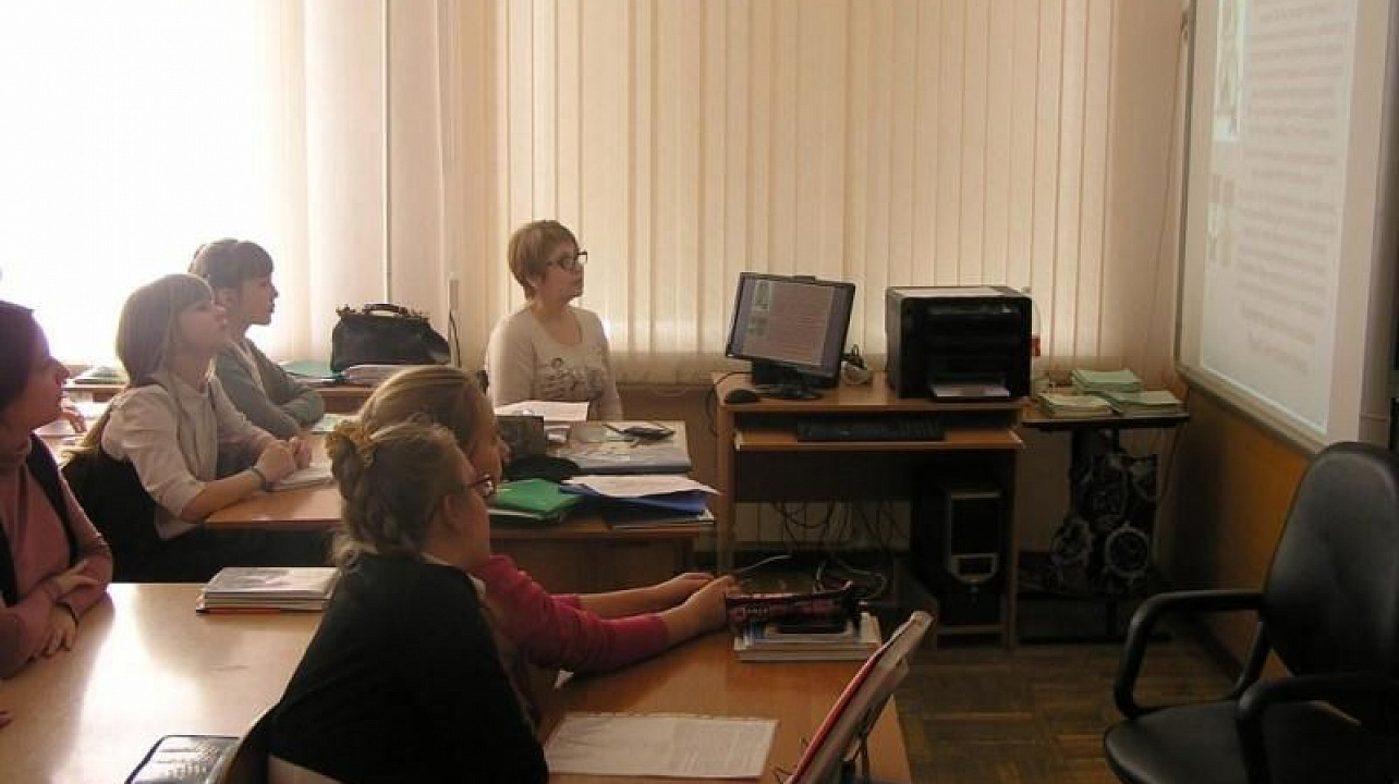 В школе № 6 прошёл тематический классный час, посвященный Дню юного героя-антифашиста