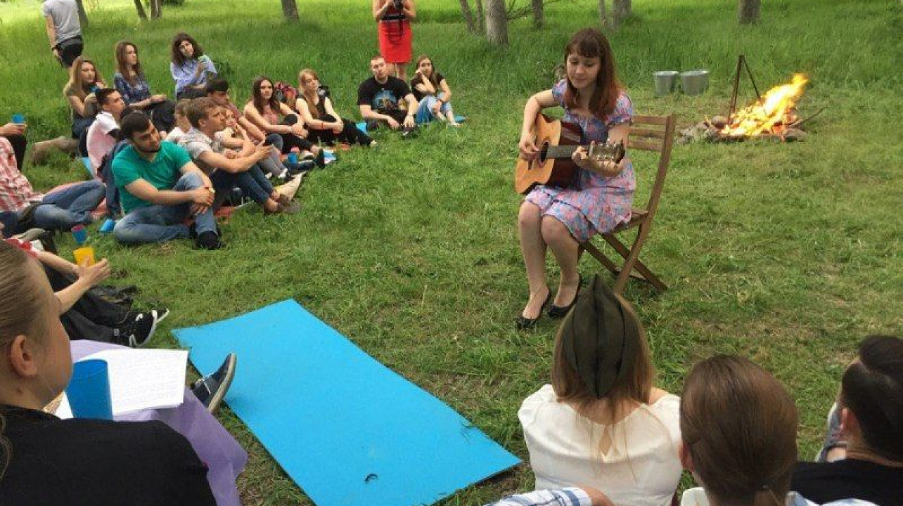 В Центральном округе прошел литературный вечер «Блиндаж»