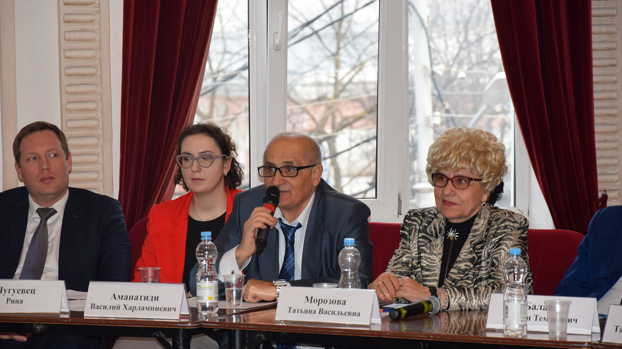 В заседании круглого стола, посвященного празднованию Международного дня родного языка (3).JPG