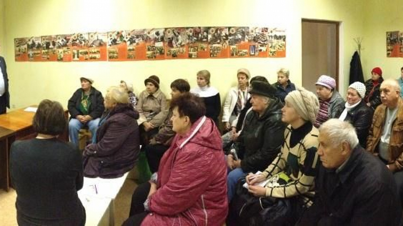 Депутат городской Думы Михаил Самойленко провел приём актива общественного самоуправления Славянского микрорайона