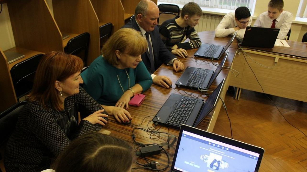 Гимназия № 25 Западного округа приняла участие во всероссийской образовательной акции «Урок цифры».