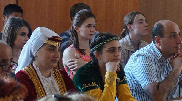 В Краснодаре состоялся круглый стол «День России - праздник всех народов»