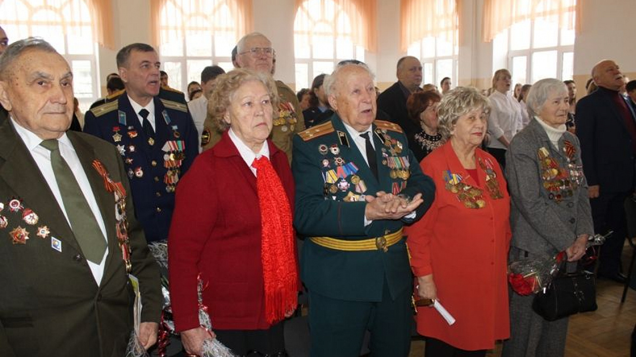 Сегодня в Центральном округе чествовали участников Сталинградской битвы