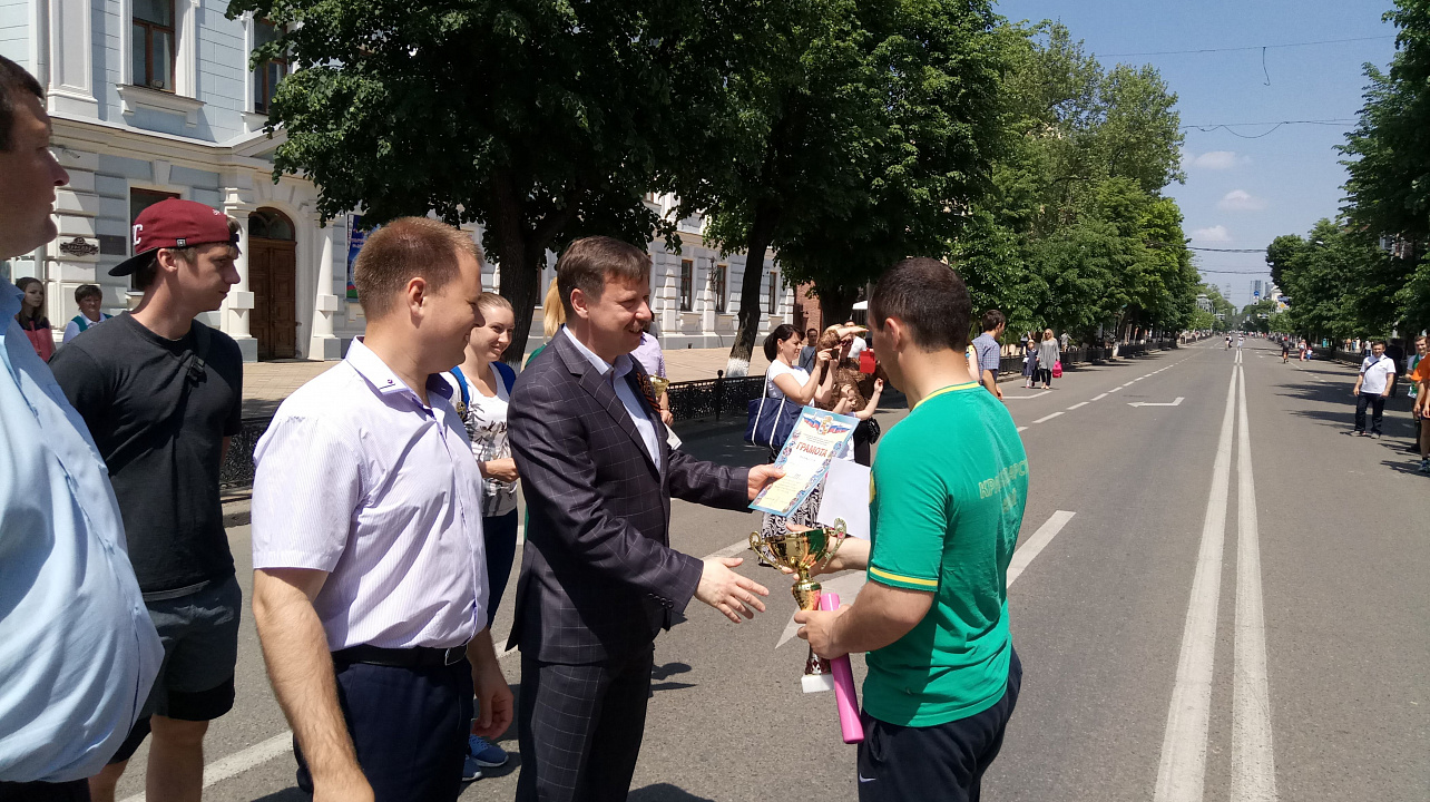 В Краснодаре прошла Всекубанская эстафета «Спортсмены Кубани — в ознаменование Победы в Великой Отечественной войне 1941–1945 годов»