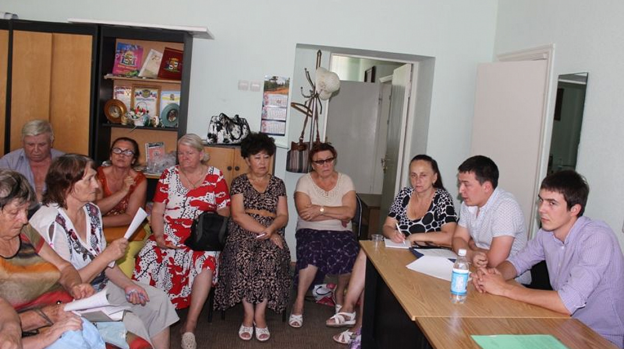 В Центральном округе обсудили вопросы страхования жилых помещений и выявления брошенных автомобилей