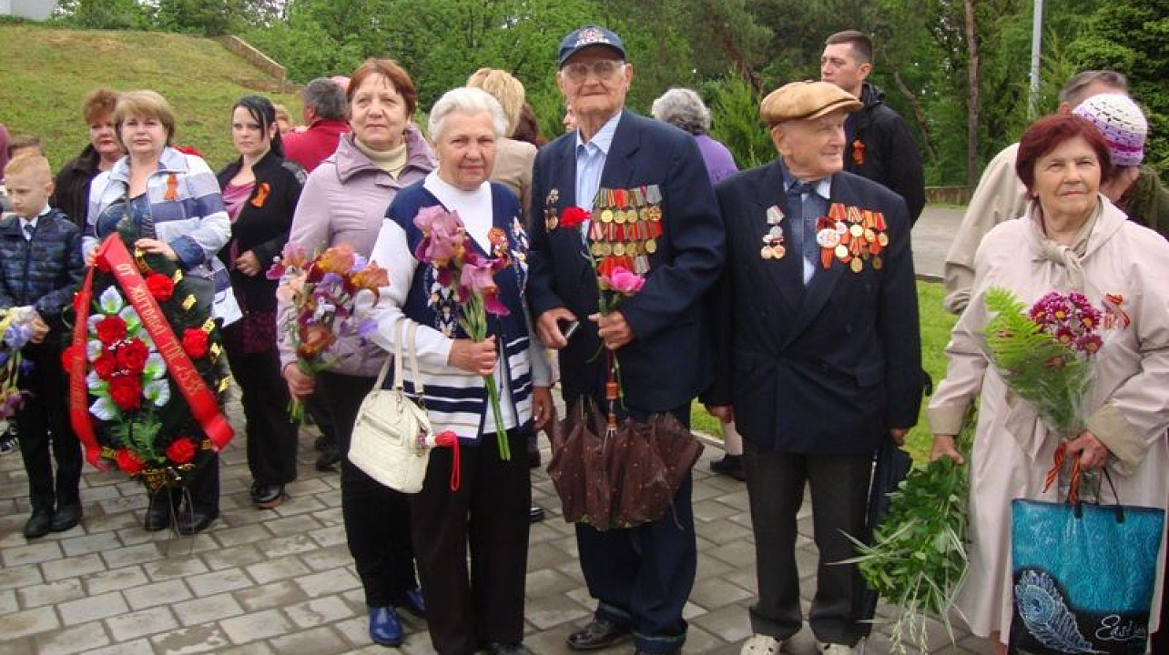 В Центральном округе прошел митинг на мемориале Жертвам фашизма