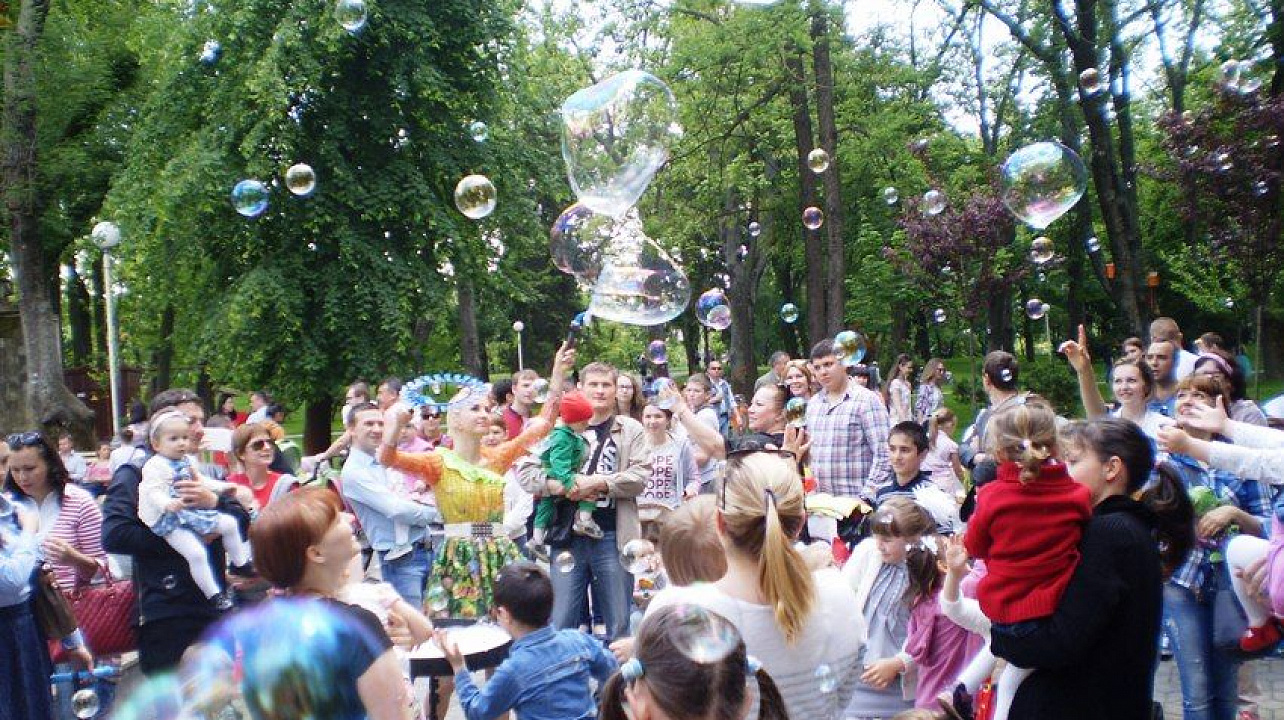 В парке культуры и отдыха Западного округа прошли праздничные мероприятия, посвящённые Дню Победы