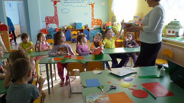 Ребятам из старшей группы детского сада № 11 Западного округа рассказали о истории барабана