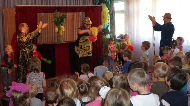 В МАДОУ «Детский сад № 221» прошли театральные занятия