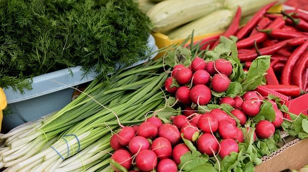 За фермерской молочной продукцией и свежими овощами — на ярмарки выходного дня
