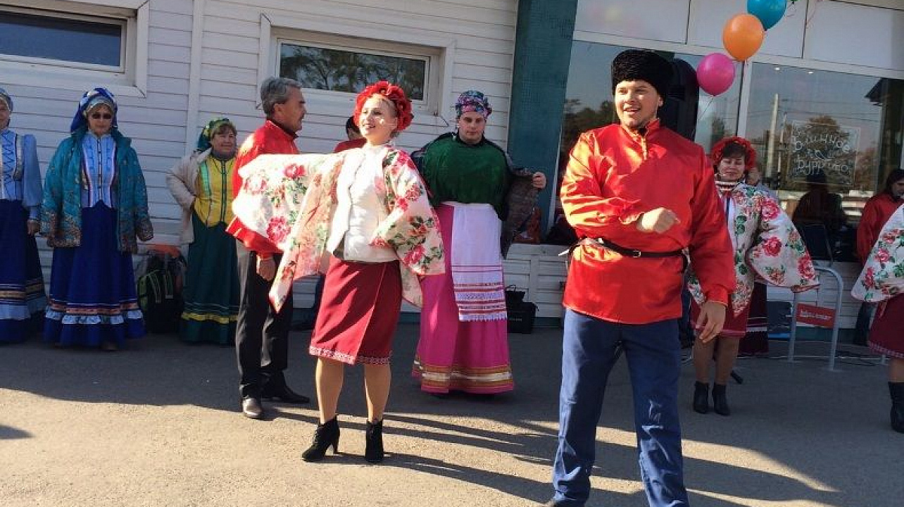 В Центральном округе состоялось праздничное открытие ярмарки выходного дня