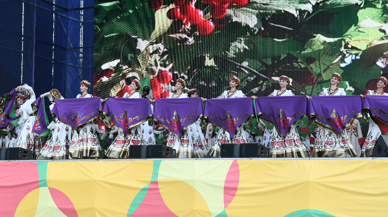 Концерт «Мы вместе» в честь 229-й годовщины основания Краснодара пришли посмотреть около 4,5 тыс. человек