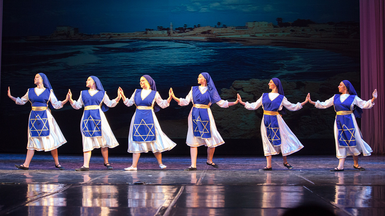 XII Краснодарский городской молодёжный фестиваль «Песни и танцы народов мира» объединил сотни горожан р (4).jpg